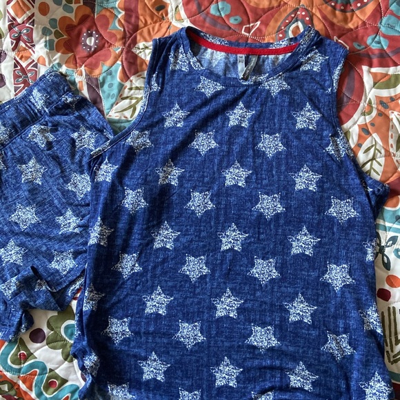 Star ⭐️ pajama shorts and tank top size medium. Dark blue with ⭐️ - Picture 3 of 3